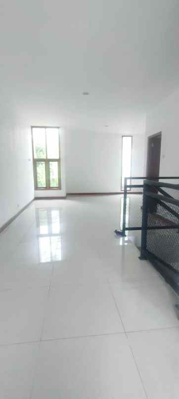 dijual rumah jl sayap cikutra bandung