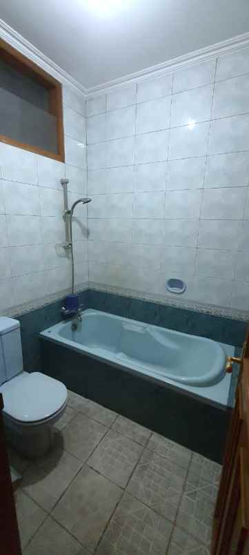 dijual rumah jl sayap pasirkaliki