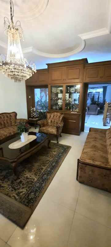 dijual rumah jl sayap pasirkaliki