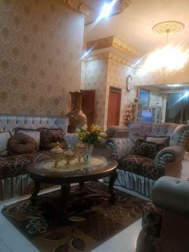 dijual rumah jl setra dago utara