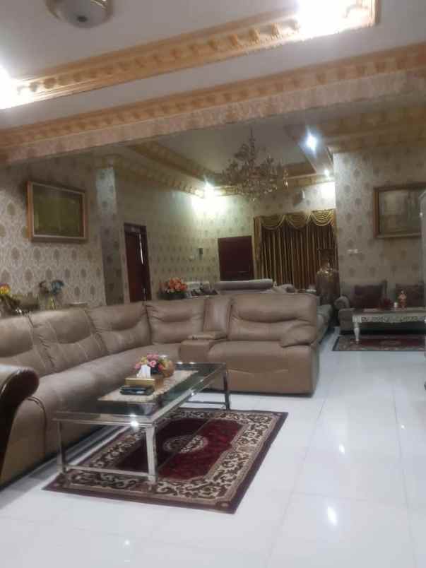 dijual rumah jl setra dago utara