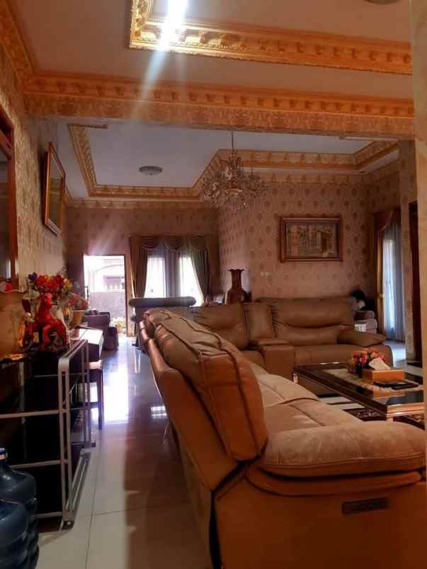 dijual rumah jl setra dago utara