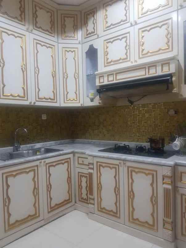 dijual rumah jl setra dago utara