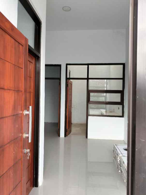dijual rumah jl stasiun timur rt 003 rw