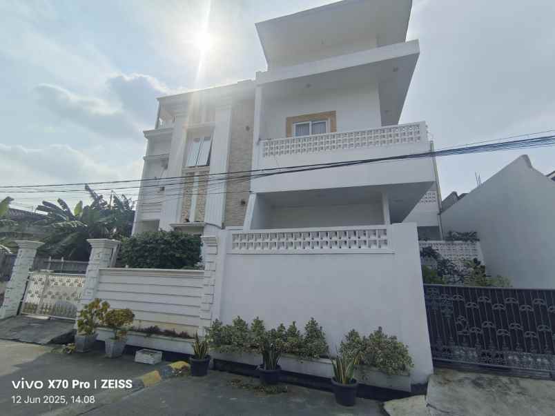 dijual rumah jl swasembada barat kebon