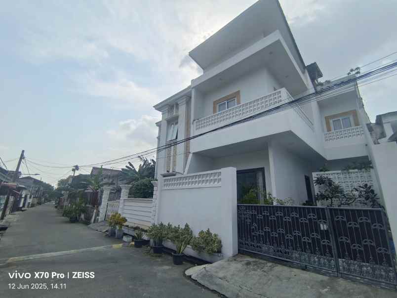 dijual rumah jl swasembada barat kebon