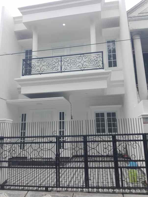 dijual rumah jl taman malaka pondok