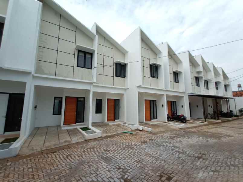 dijual rumah jl tanjung barat raya