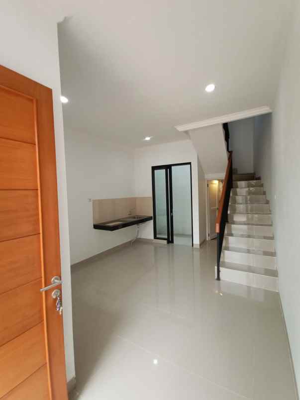 dijual rumah jl tanjung barat raya