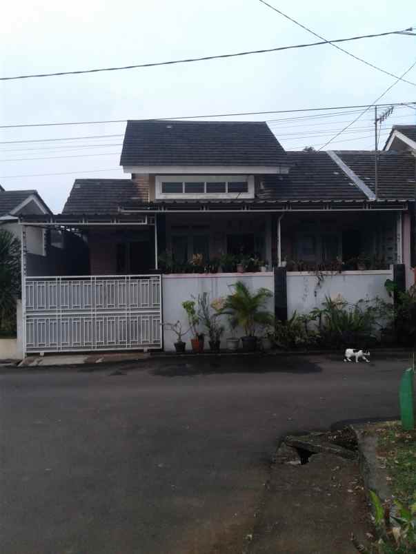 dijual rumah jl tegar beriman perum