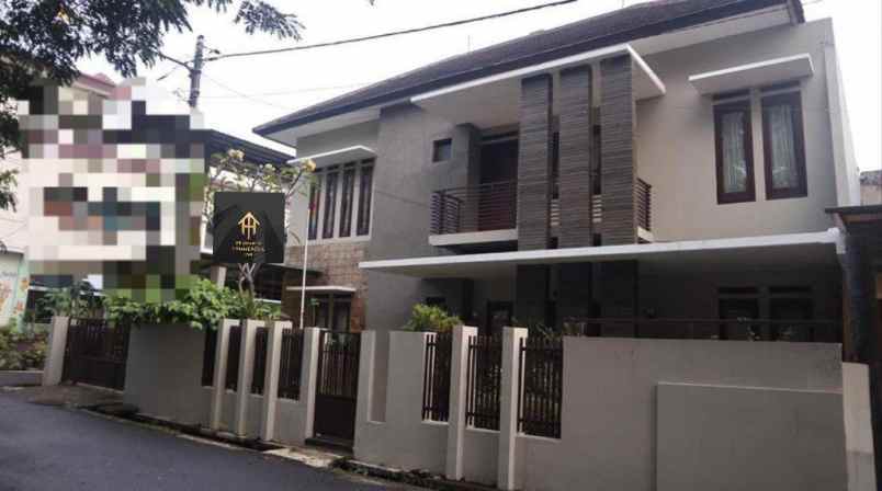 dijual rumah jl turangga buah batu