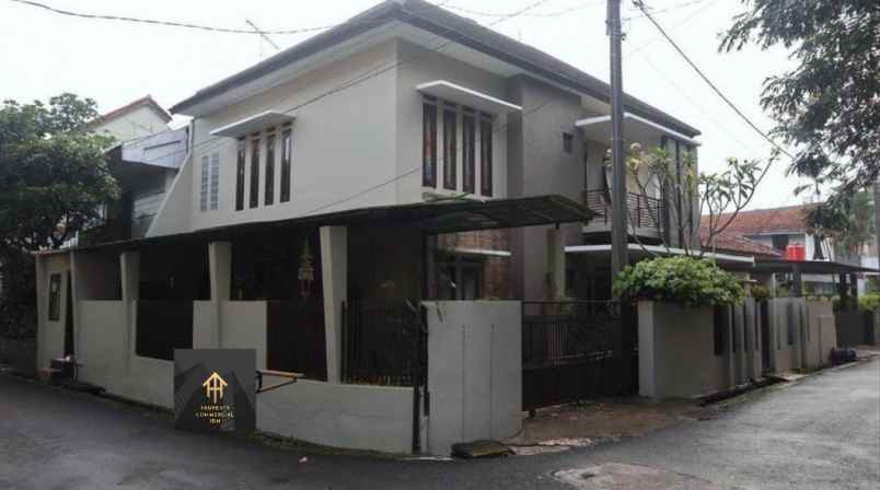 dijual rumah jl turangga buah batu