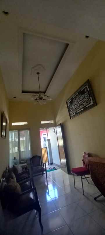 dijual rumah jln abdurrahman cibubur