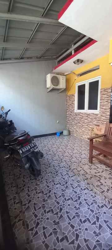 dijual rumah jln abdurrahman cibubur