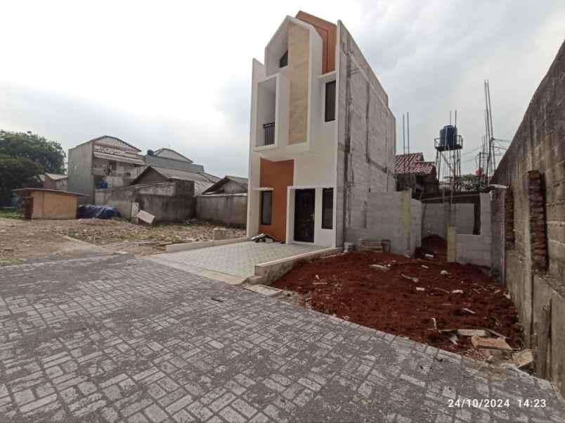 dijual rumah jln cilangkap baru jakarta