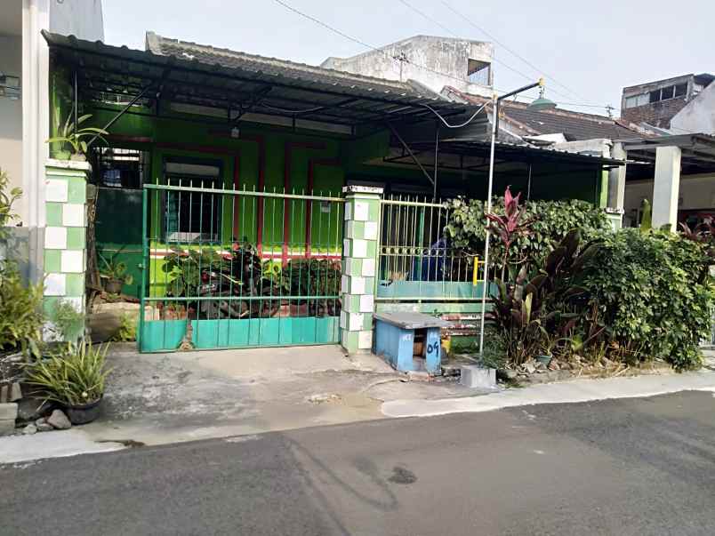 dijual rumah jln danau paniai sawojajar