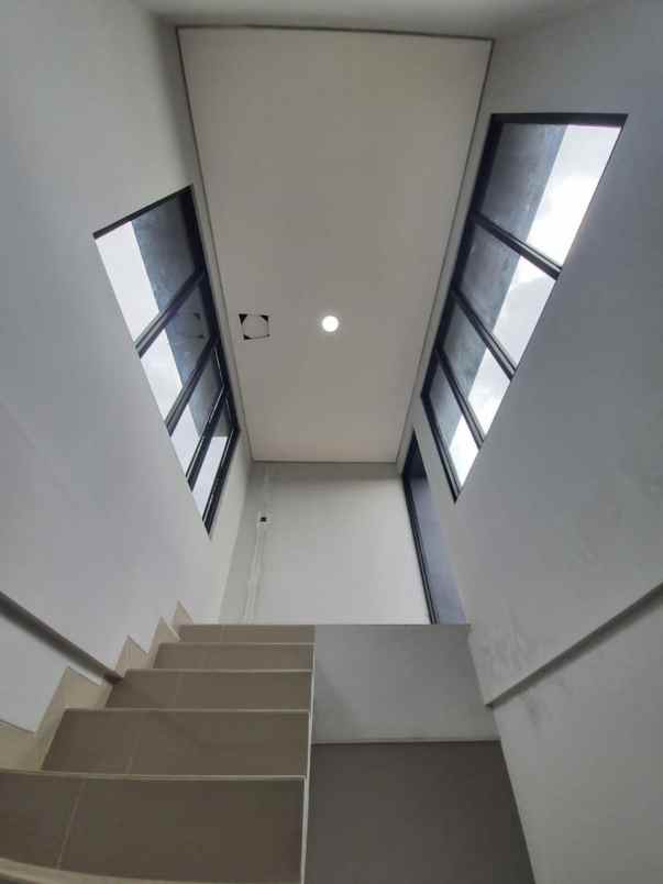 dijual rumah jln raya pondok labu