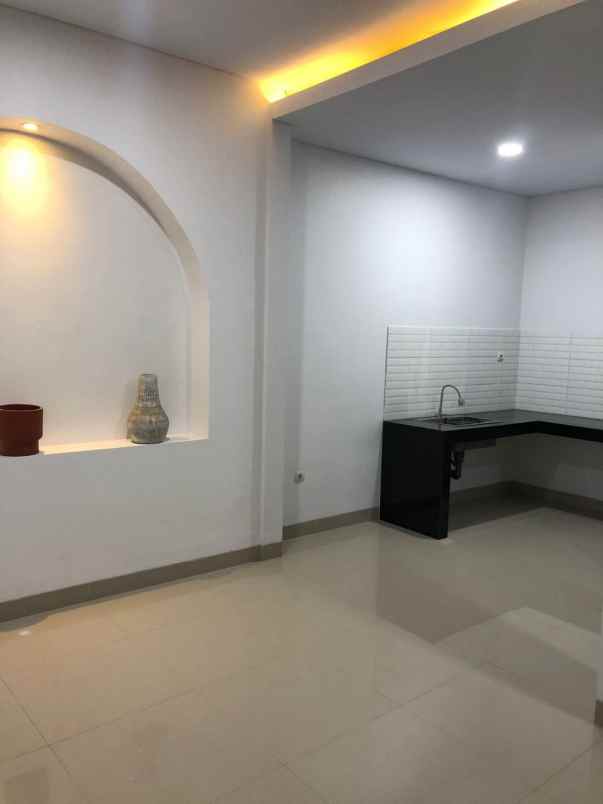 dijual rumah jln salamun cilangkap baru