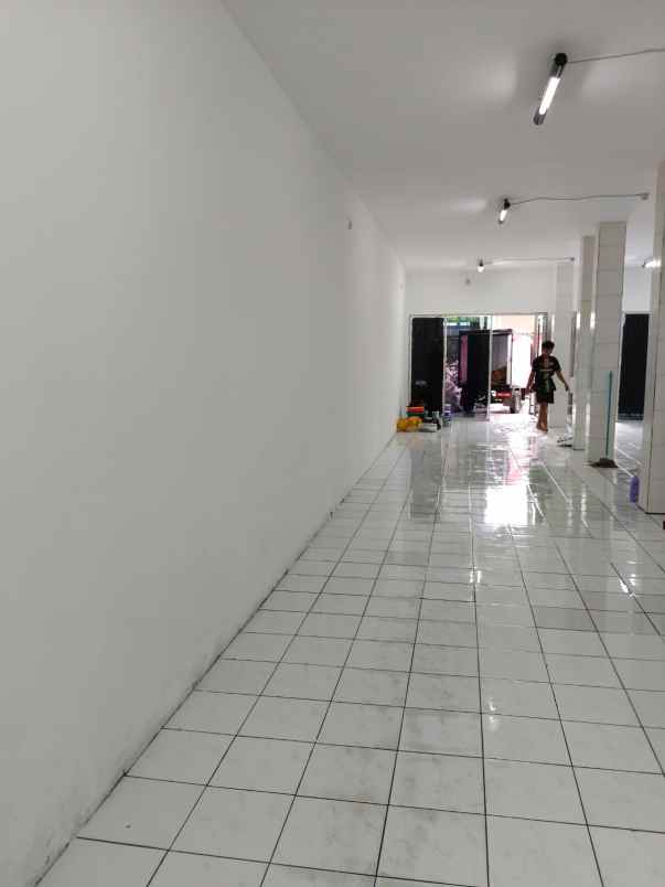 dijual rumah johar baru