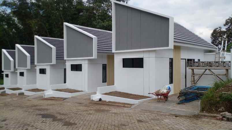 dijual rumah karangploso
