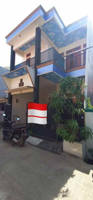 dijual rumah karangsatria