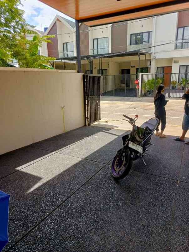 dijual rumah kav dki meruya utara jakbar