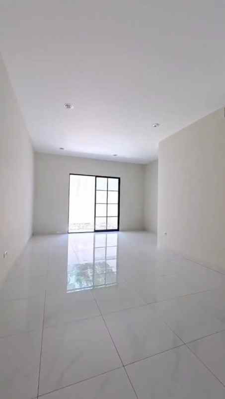 dijual rumah kav dki meruya utara jakbar