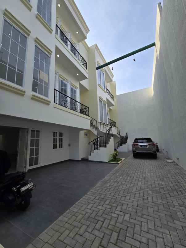 dijual rumah kayu putih jaktim