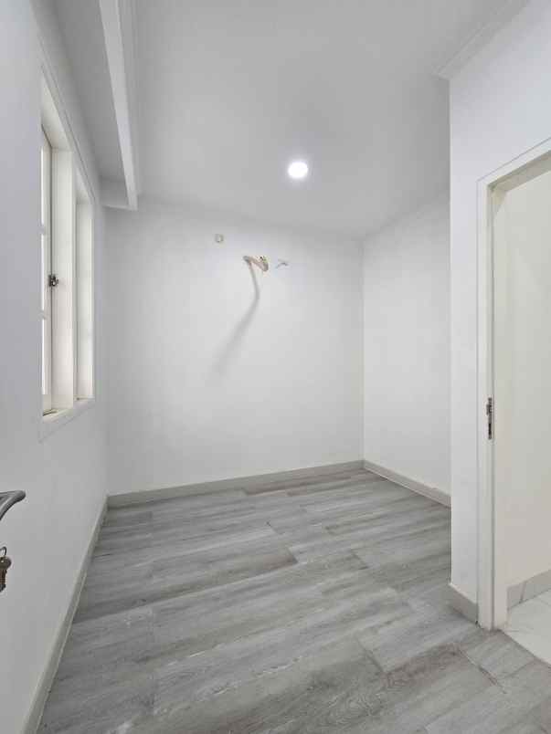 dijual rumah kayu putih jaktim