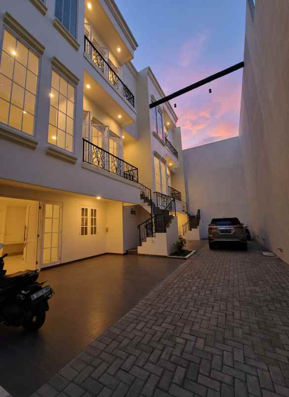 dijual rumah kayu putih jaktim