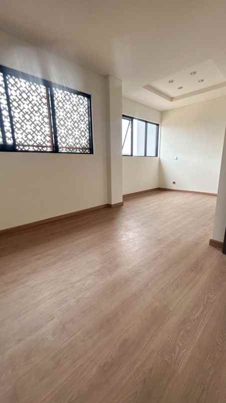 dijual rumah kebayoran lama