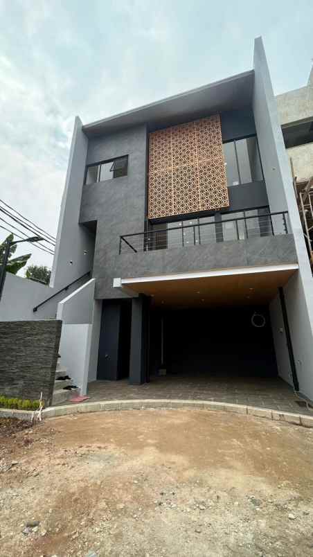 dijual rumah kebayoran lama