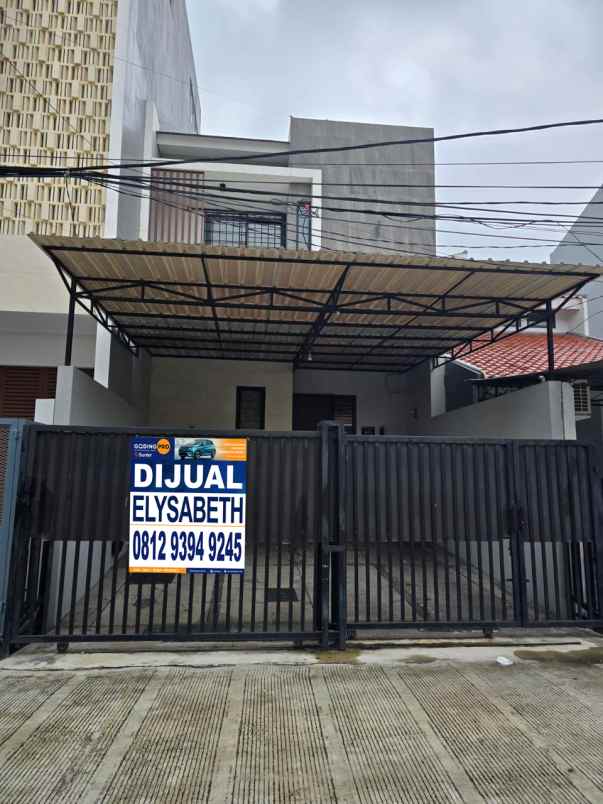 dijual rumah kelapa gading