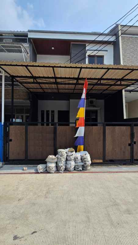 dijual rumah kelapa gading