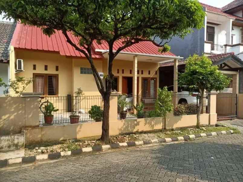 dijual rumah kemang pratama 1 baru renovasi