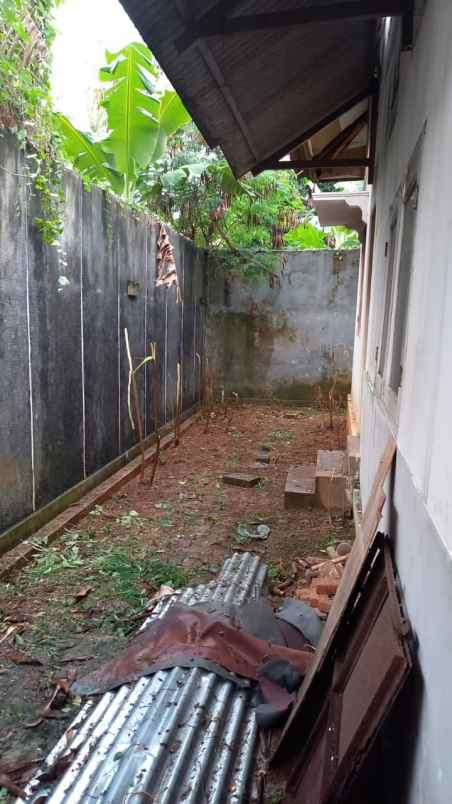 dijual rumah kembangan