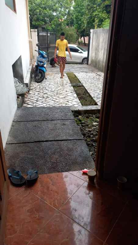 dijual rumah kembangan