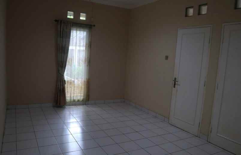 dijual rumah kencana loka lokasi bsd tangerang selatan