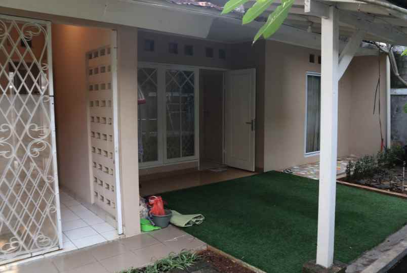 dijual rumah kencana loka lokasi bsd tangerang selatan