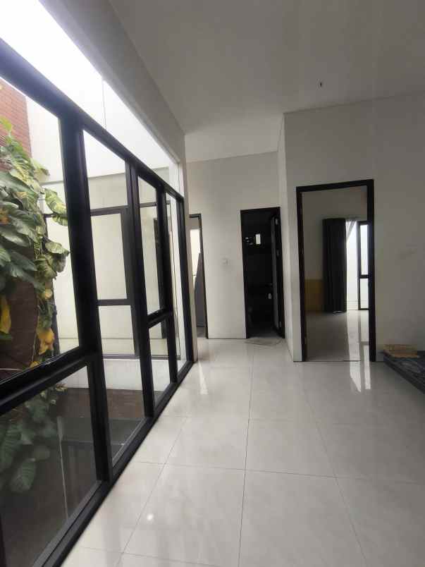 dijual rumah ketintang