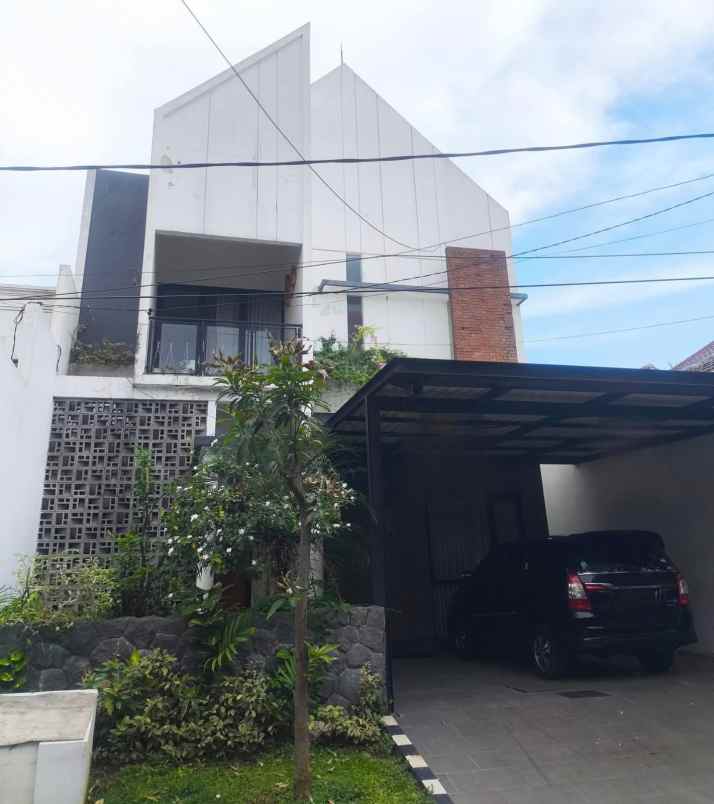 dijual rumah ketintang