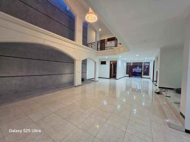 dijual rumah ketintang baru