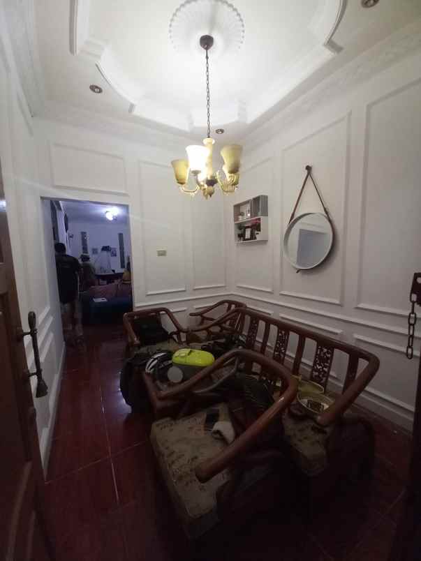 dijual rumah kiarasari asri