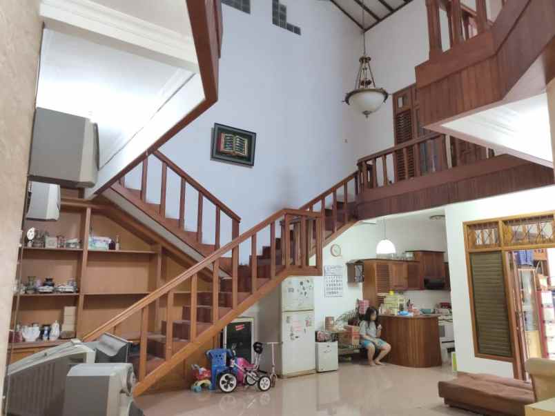 dijual rumah klampis semolowaru