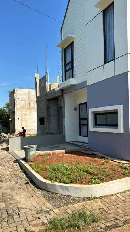 dijual rumah komp puteraco gading