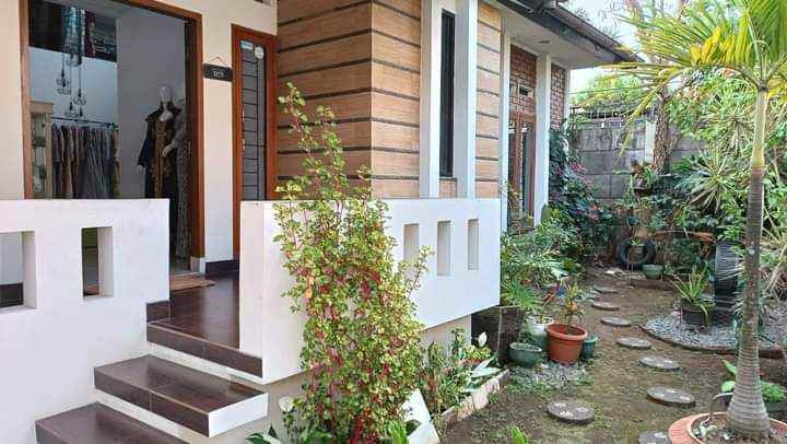 dijual rumah komplek arcamanik endah