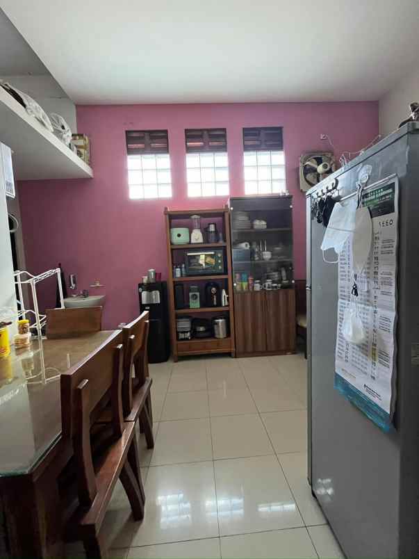 dijual rumah komplek eksklusif grand