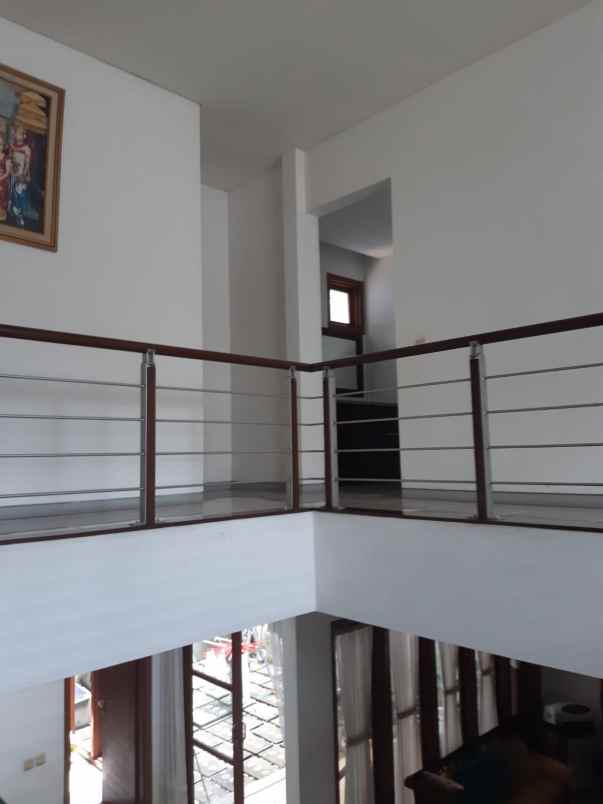 dijual rumah komplek elit batununggal