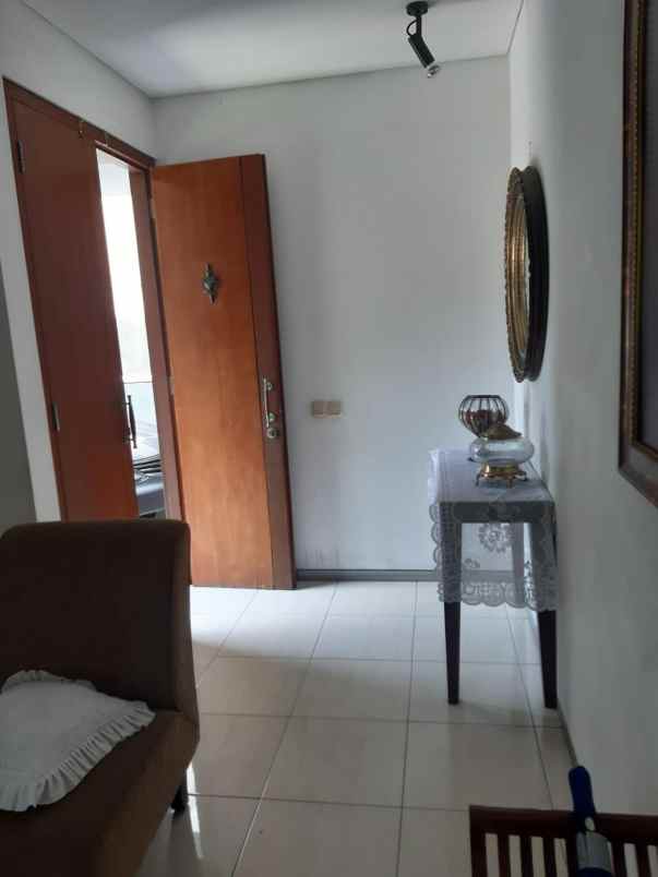 dijual rumah komplek elit batununggal