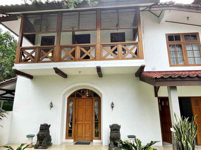 dijual rumah komplek elit rancamaya